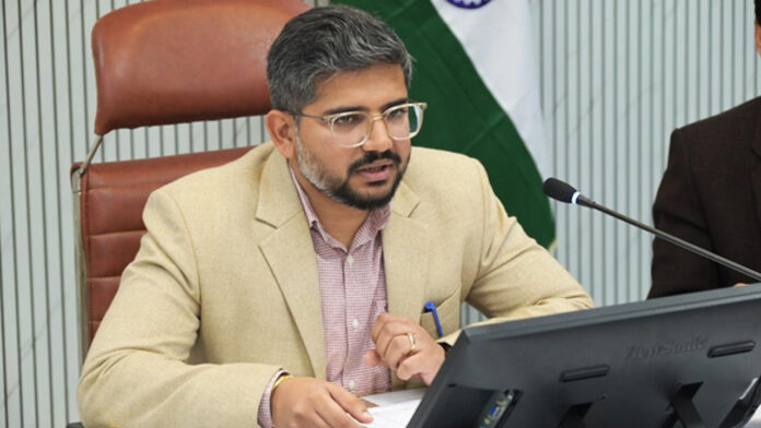 सीडीओ के सख्त निर्देशः तय समय में गुणवत्ता के साथ पूरे हो विकास कार्य सीडीओ के सख्त निर्देशः तय समय में गुणवत्ता के साथ पूरे हो विकास कार्य