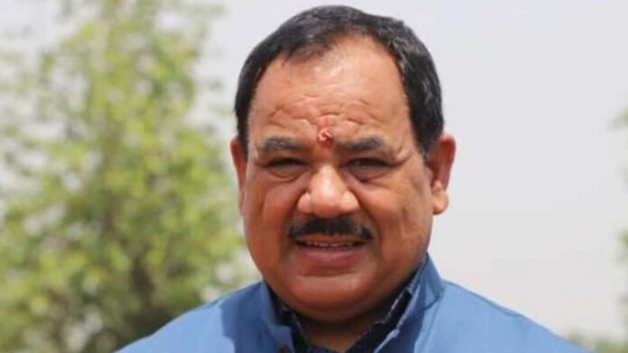 काऊ के करीबी रहे हरक ने उठाई गिरफ्तारी की मांग काऊ के करीबी रहे हरक ने उठाई गिरफ्तारी की मांग