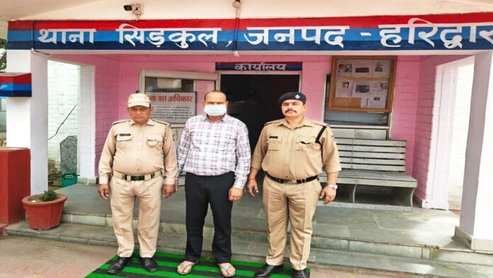 नाबालिग लड़कियों को बांधकर प्रताड़ित करने के आरोप में फैक्ट्री का प्लांट हेड अरेस्ट नाबालिग लड़कियों को बांधकर प्रताड़ित करने के आरोप में फैक्ट्री का प्लांट हेड अरेस्ट