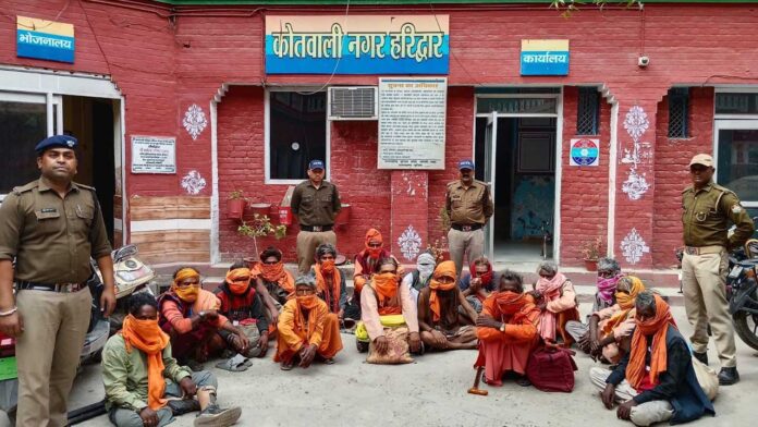 ऑपरेशन कालनेमिः 16 बहरूपिये गिरफ्तार