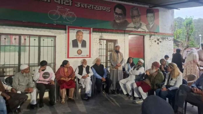 भाईचारा बढ़ाने के लिए रोजा इफ्तार का आयोजन भाईचारा बढ़ाने के लिए रोजा इफ्तार का आयोजन