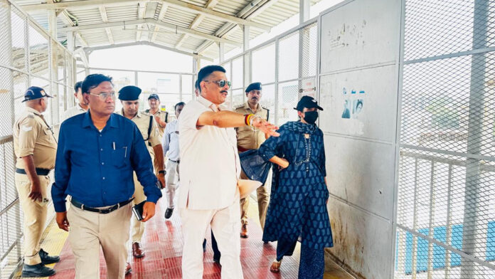 कुंभ मेला-2027 की तैयारी : मेला अधिकारी ने ज्वालापुर रेलवे स्टेशन सहित घाटों एवं सड़कों का किया निरीक्षण