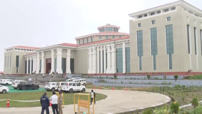 सदन अनिश्चितकाल के लिए स्थगित सदन अनिश्चितकाल के लिए स्थगित